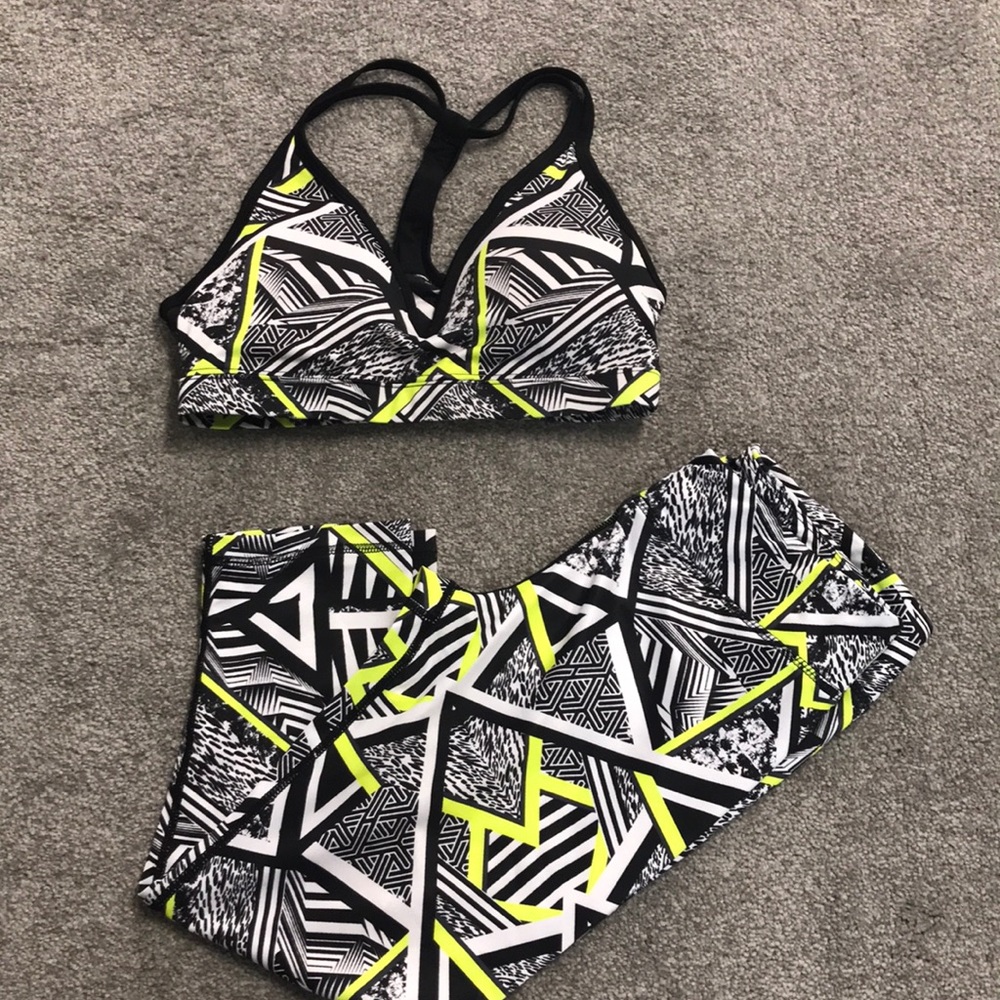 Capri work out leggings and sports bra